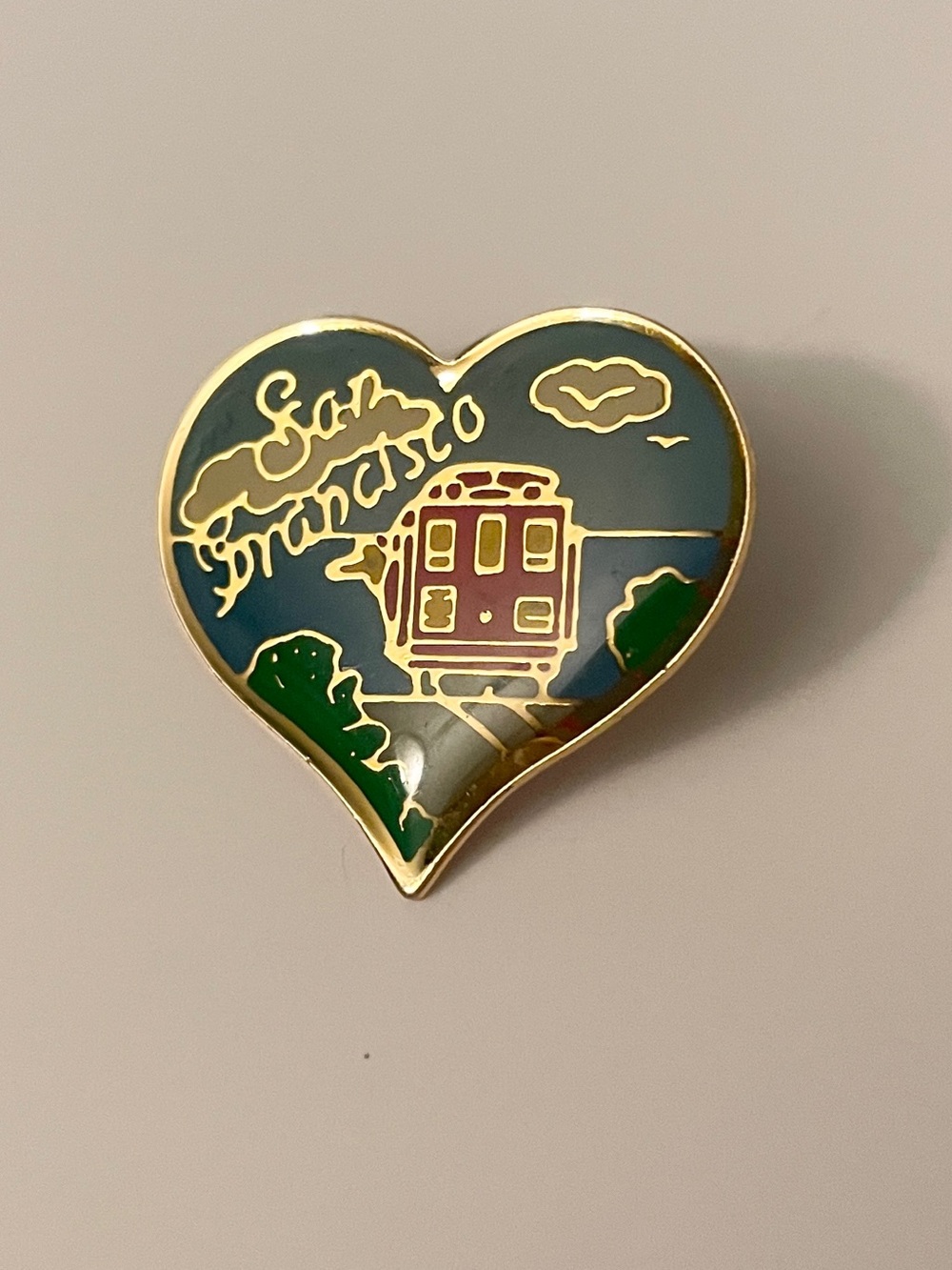 Vintage San Francisco Cable Car Heart Enamel Lapel Pin Gold Tone